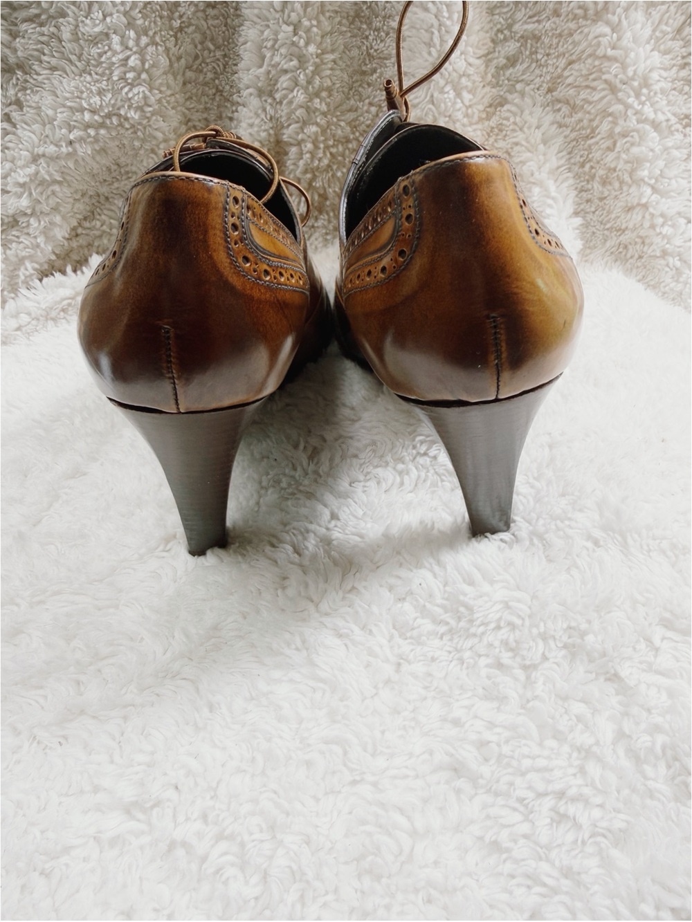 Stuart Weitzman Brown Leather Lace-Up Wingtip Heels - Picture 4 of 6